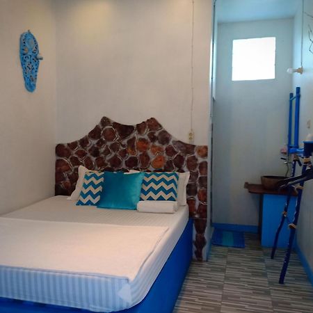 Blue Coral Homestay 카리문자와 외부 사진