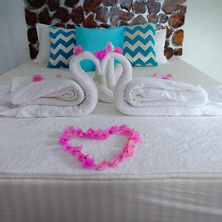 Blue Coral Homestay 카리문자와 외부 사진