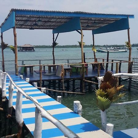 Blue Coral Homestay 카리문자와 외부 사진