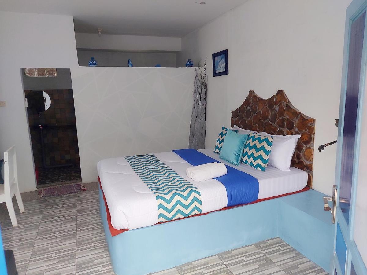 Blue Coral Homestay 카리문자와 외부 사진