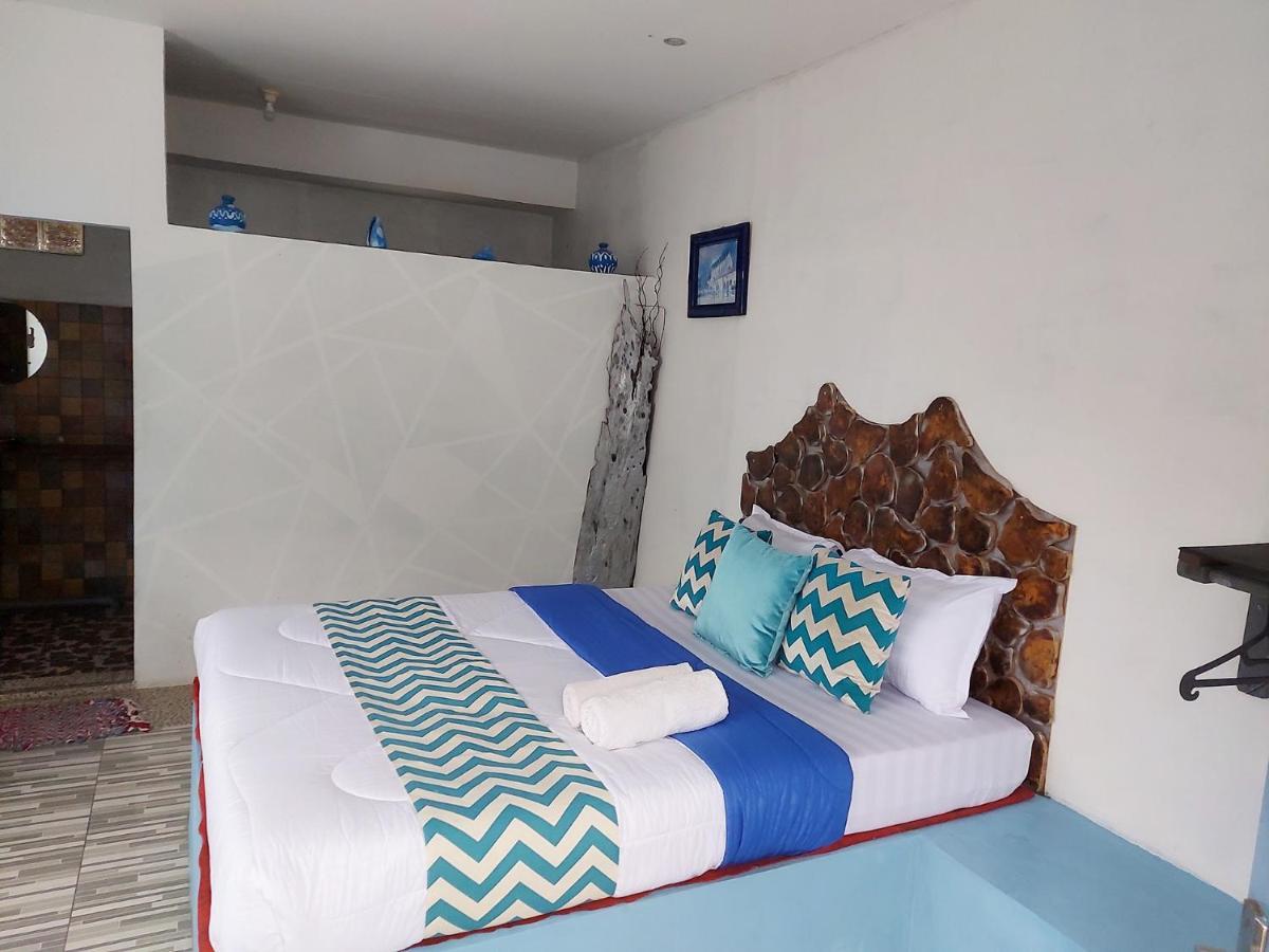 Blue Coral Homestay 카리문자와 외부 사진