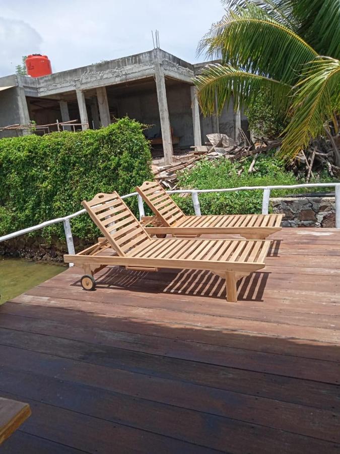 Blue Coral Homestay 카리문자와 외부 사진