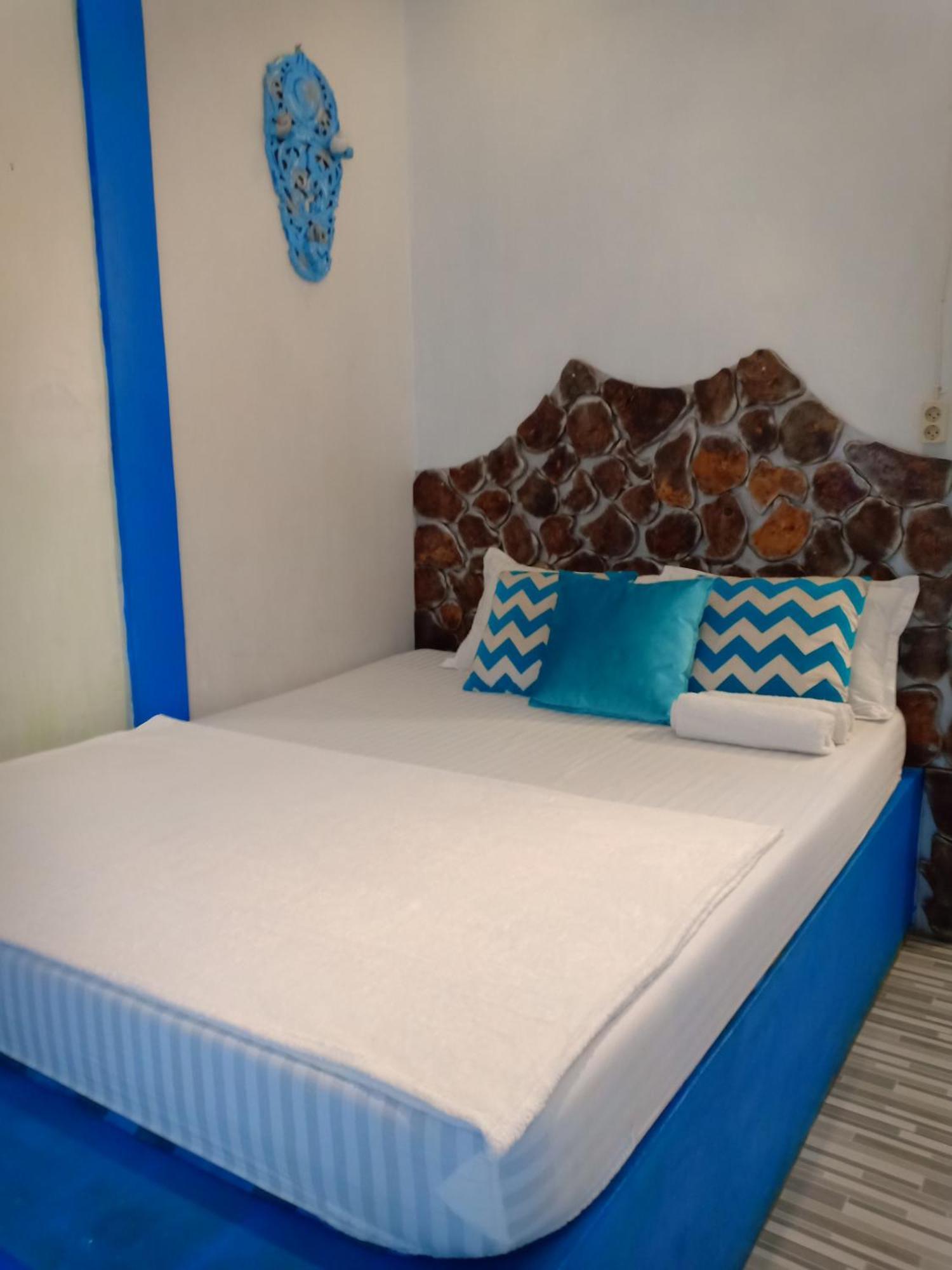 Blue Coral Homestay 카리문자와 외부 사진