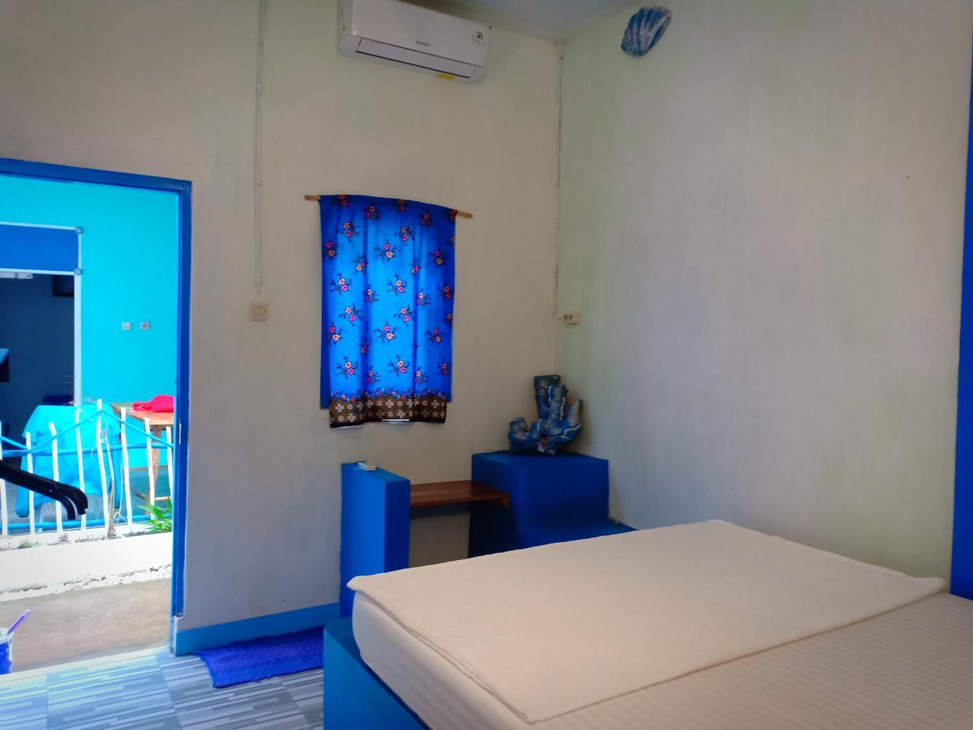 Blue Coral Homestay 카리문자와 외부 사진