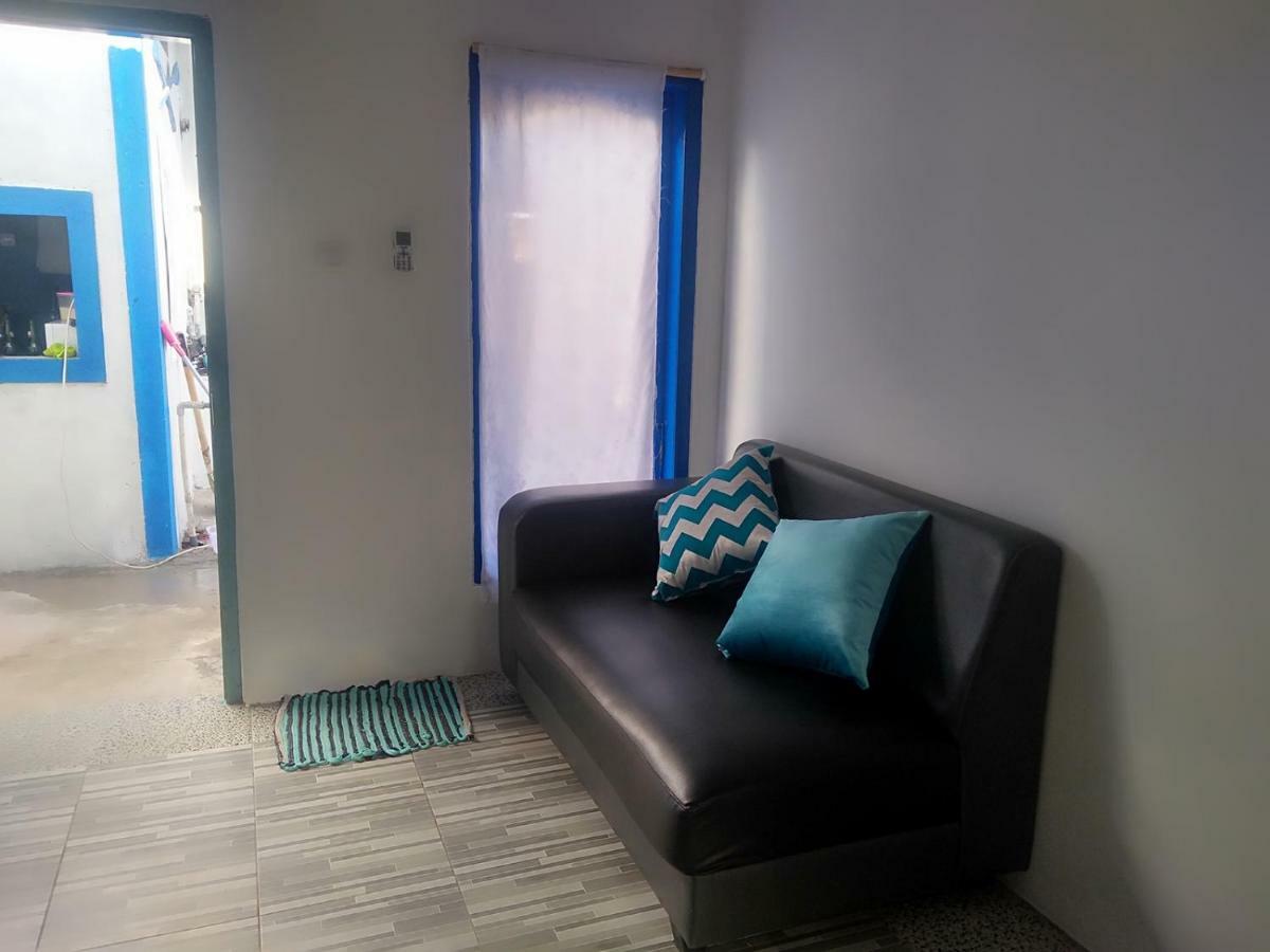 Blue Coral Homestay 카리문자와 외부 사진