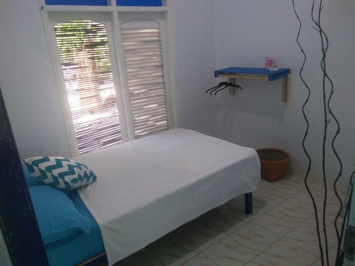 Blue Coral Homestay 카리문자와 외부 사진