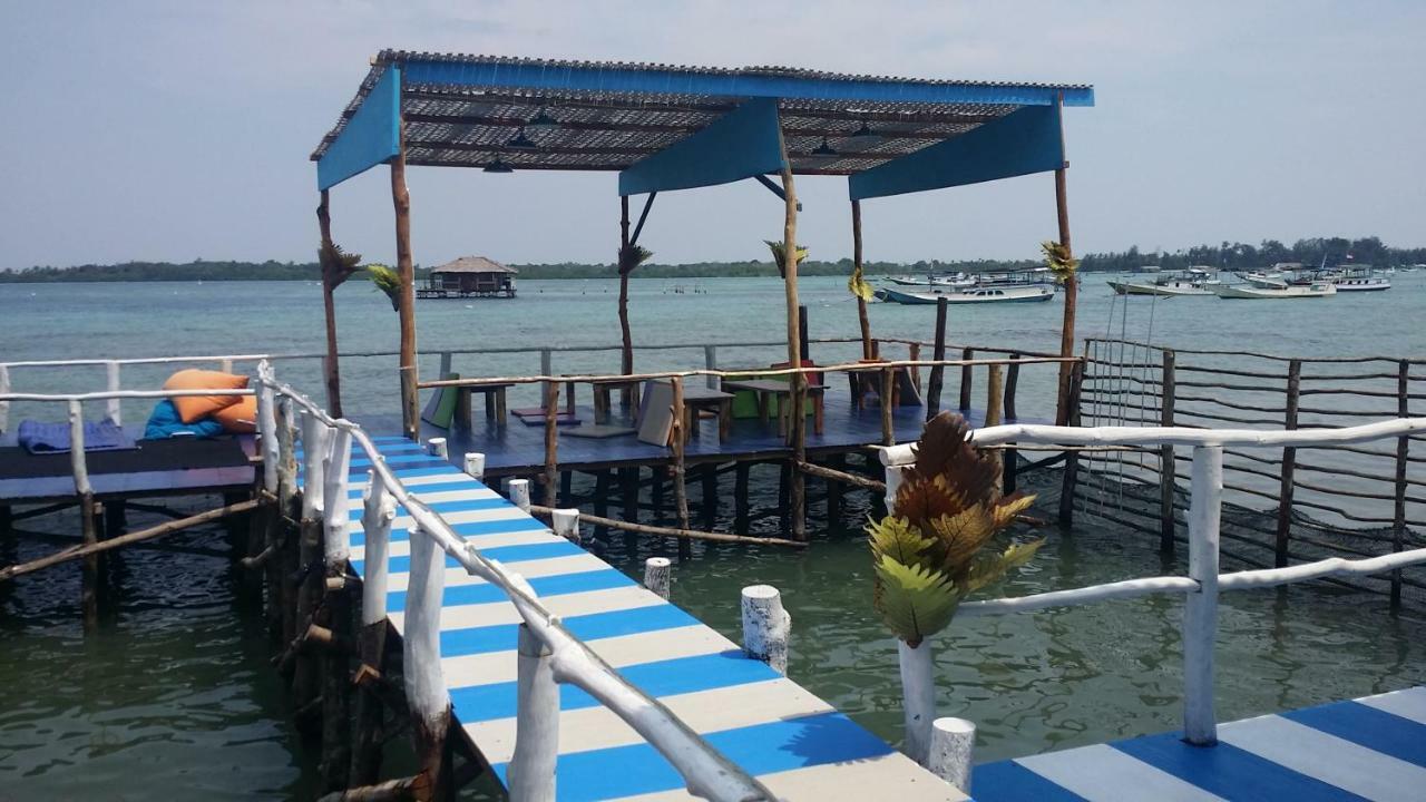 Blue Coral Homestay 카리문자와 외부 사진