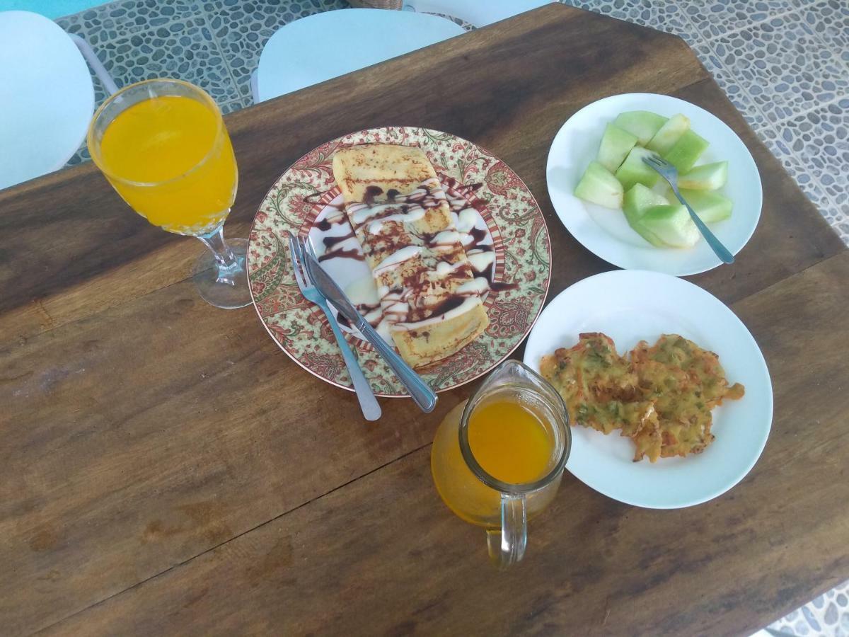 Blue Coral Homestay 카리문자와 외부 사진