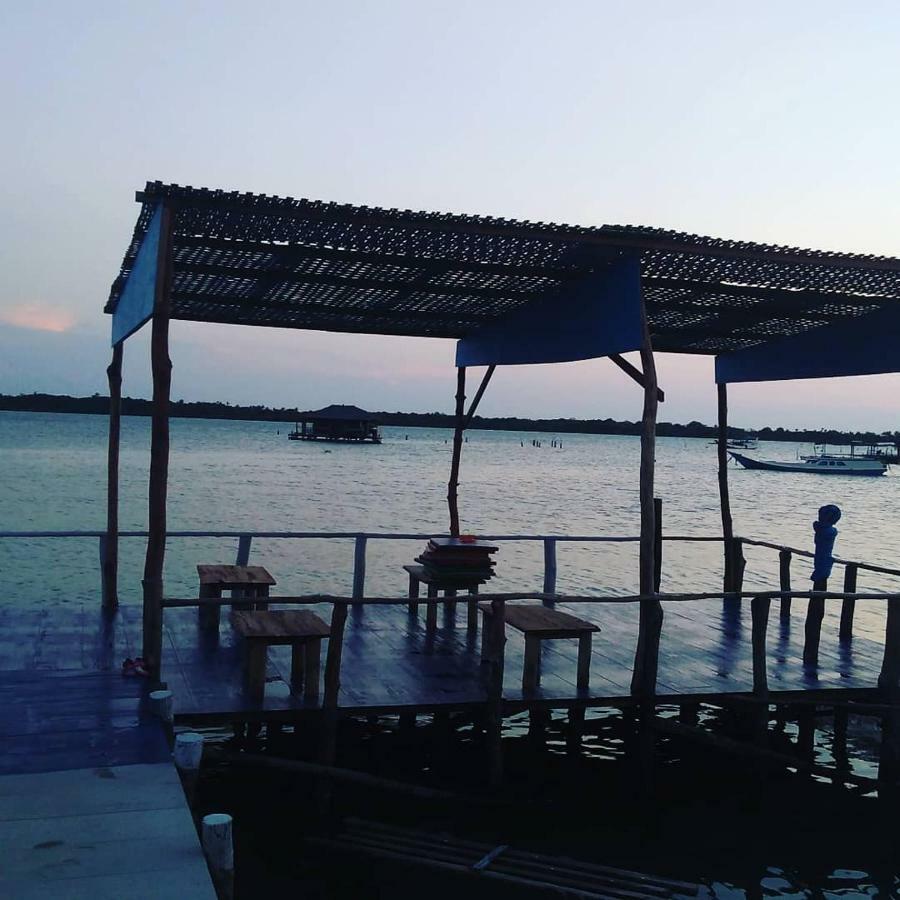 Blue Coral Homestay 카리문자와 외부 사진