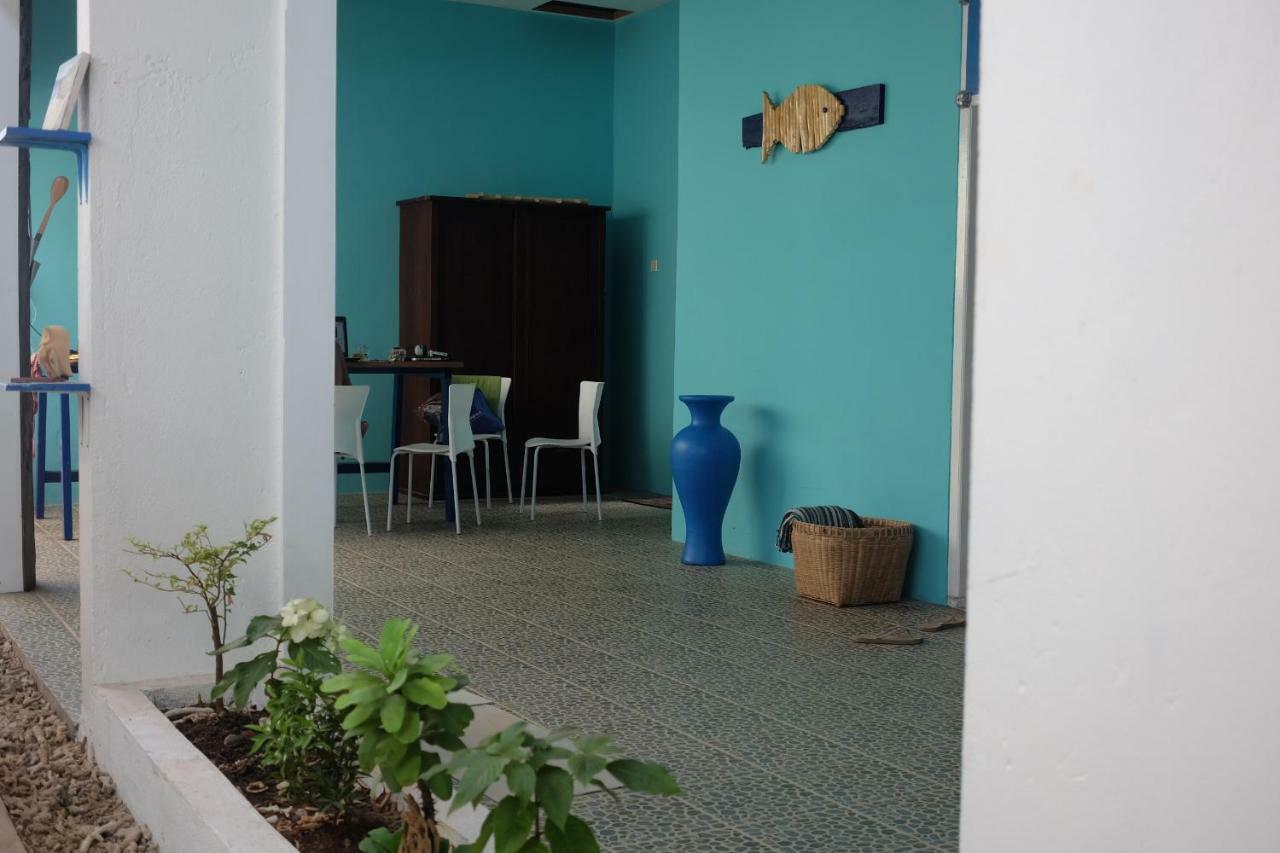 Blue Coral Homestay 카리문자와 외부 사진