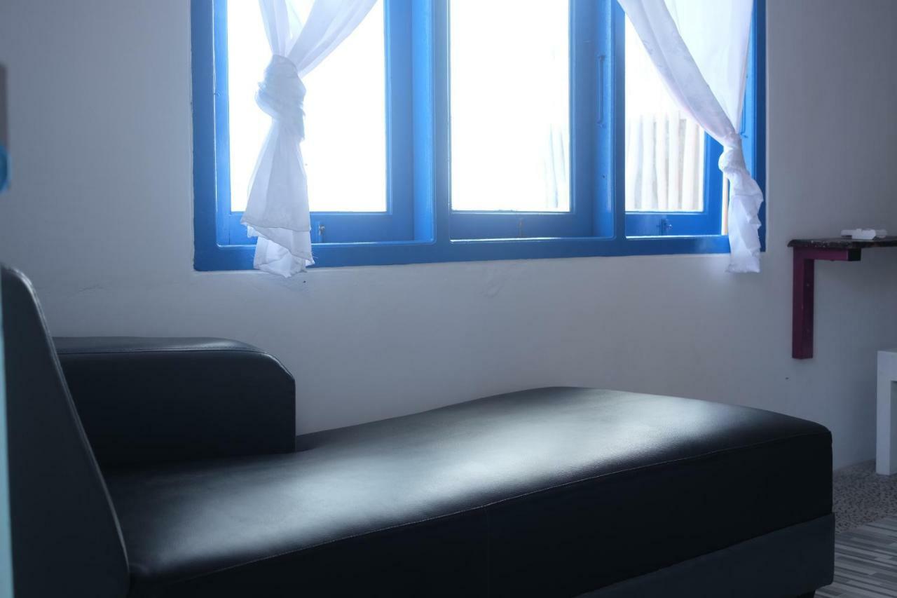 Blue Coral Homestay 카리문자와 외부 사진