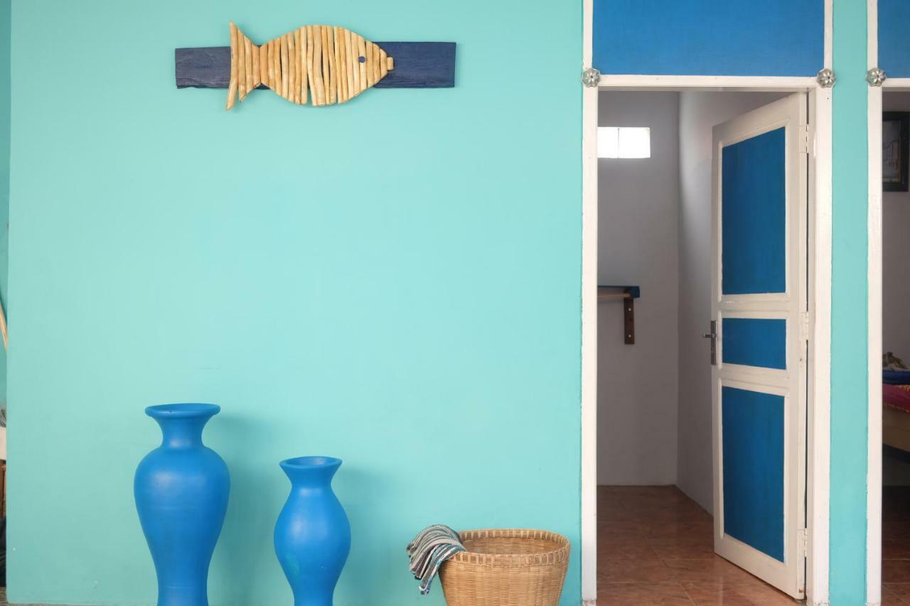 Blue Coral Homestay 카리문자와 외부 사진