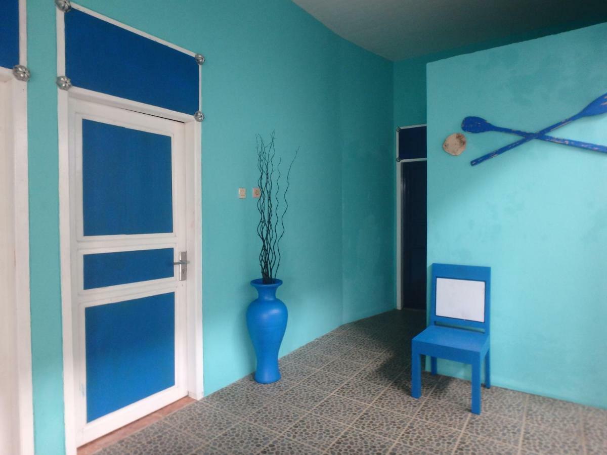 Blue Coral Homestay 카리문자와 외부 사진