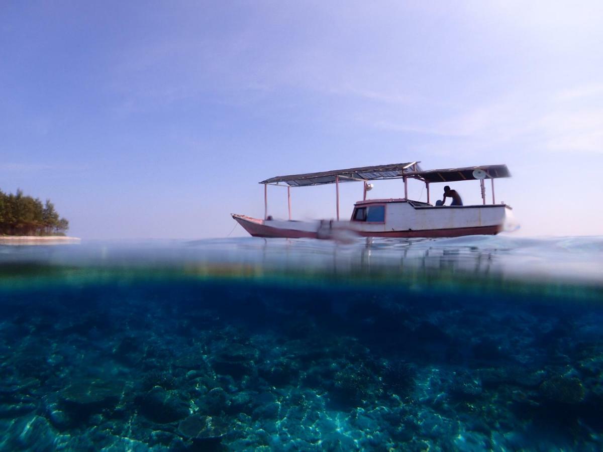 Blue Coral Homestay 카리문자와 외부 사진