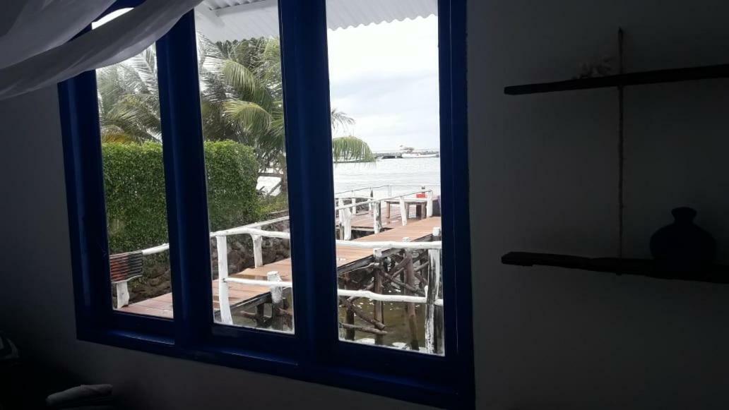 Blue Coral Homestay 카리문자와 외부 사진