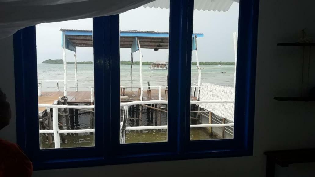 Blue Coral Homestay 카리문자와 외부 사진