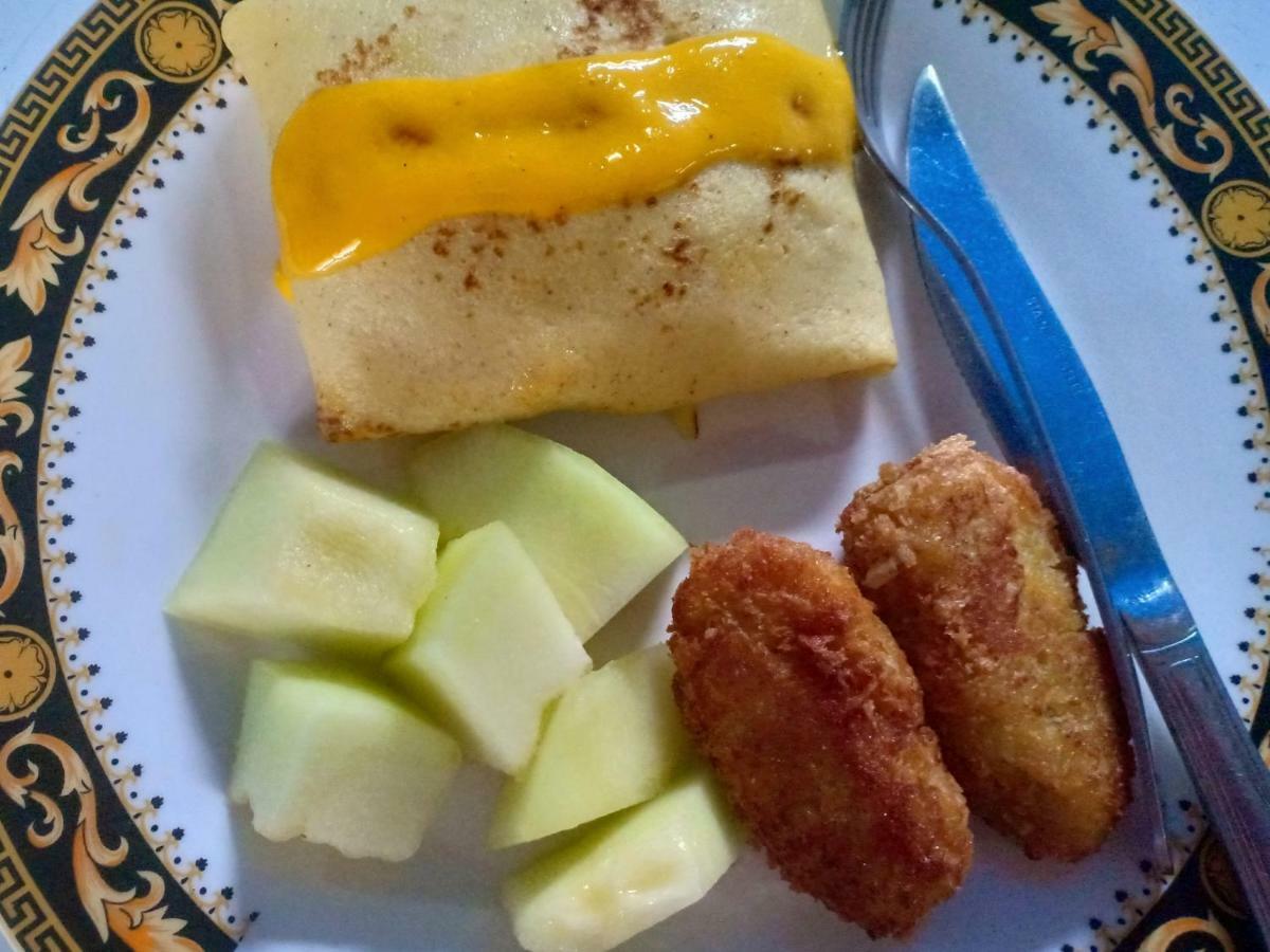 Blue Coral Homestay 카리문자와 외부 사진